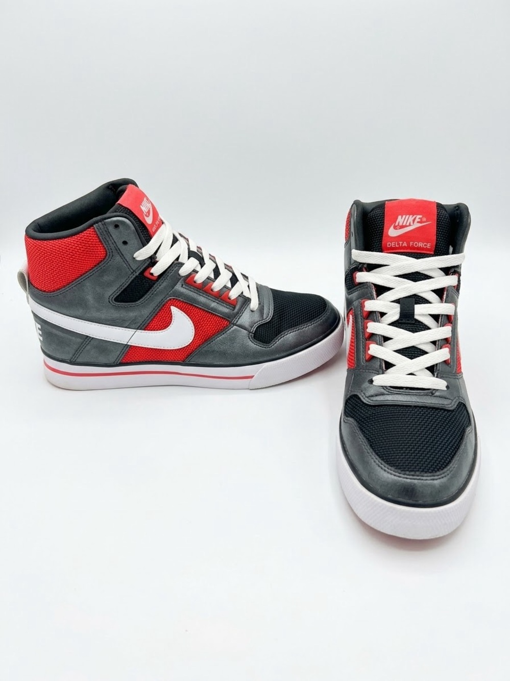 2009 Vintage Nike Air Delta Force Hightop Sneakers very good shape hardly worn.